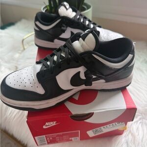 Nike Dunk Low “Panda” White Black Women’s Size 6.5 (DD1503-101)